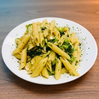Penne & Broccoli With Garlic & Oil